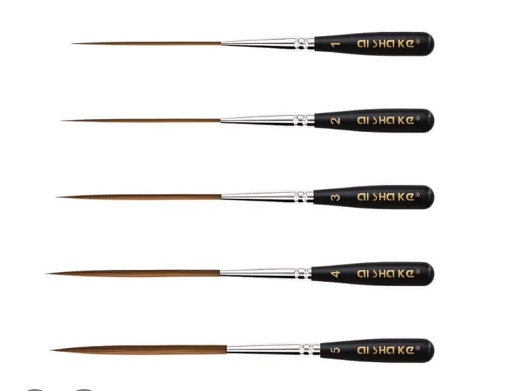 Long Liner Brush set with five precision brushes for fine lines and detailed work.