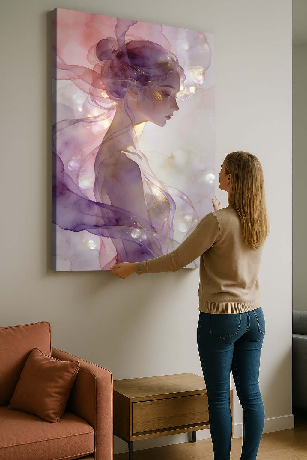 Canvas Schilderij Ethereal Woman Watercolor Portrait, vrouw dat schilderij bewondert in een moderne woonkamer.